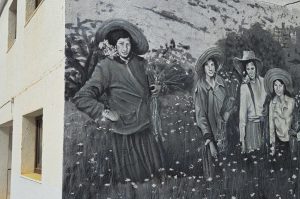 Mural «Cuatro muchachas cogiendo flores en el campo»